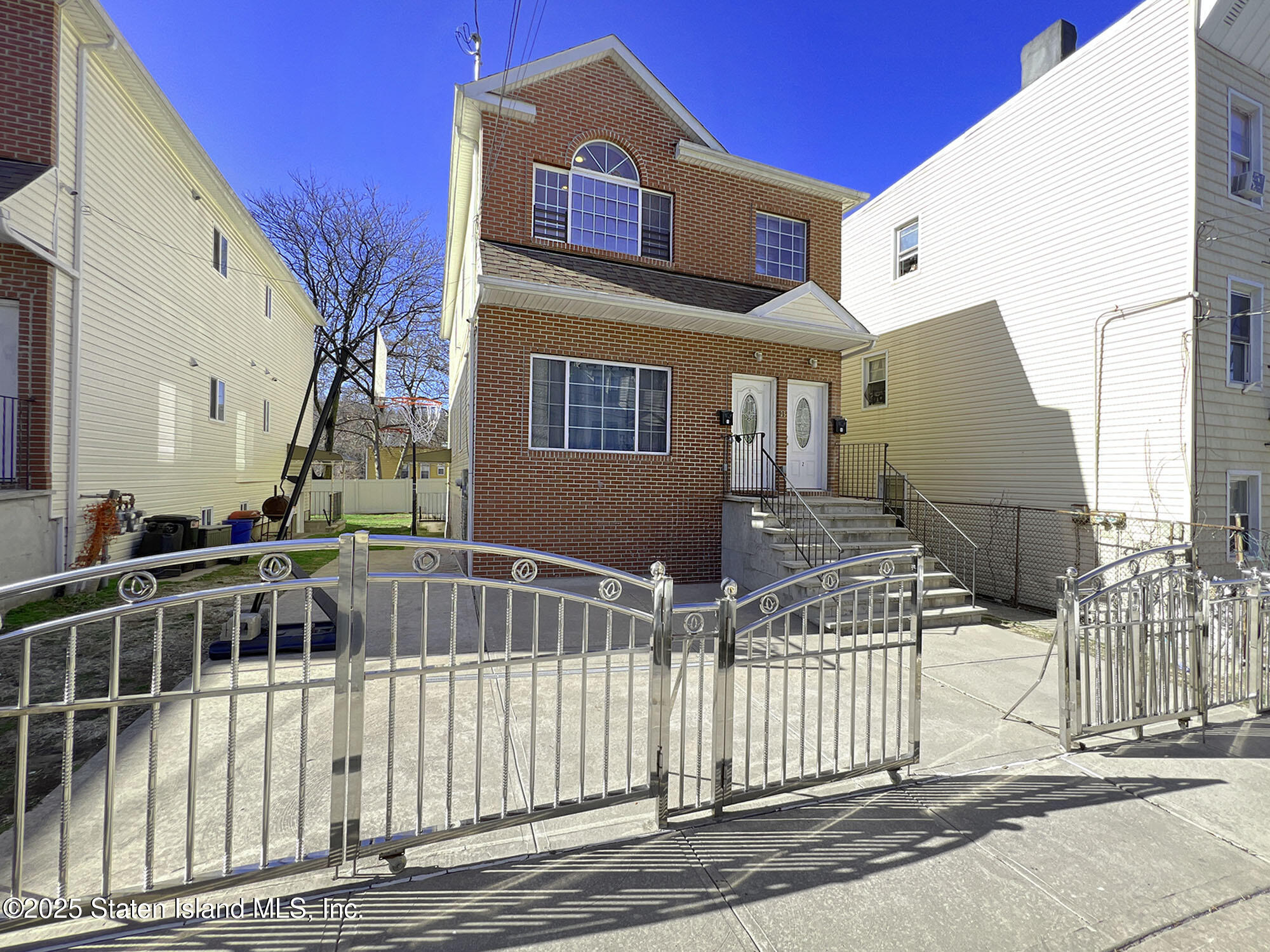 25 Stanley Avenue Image 2