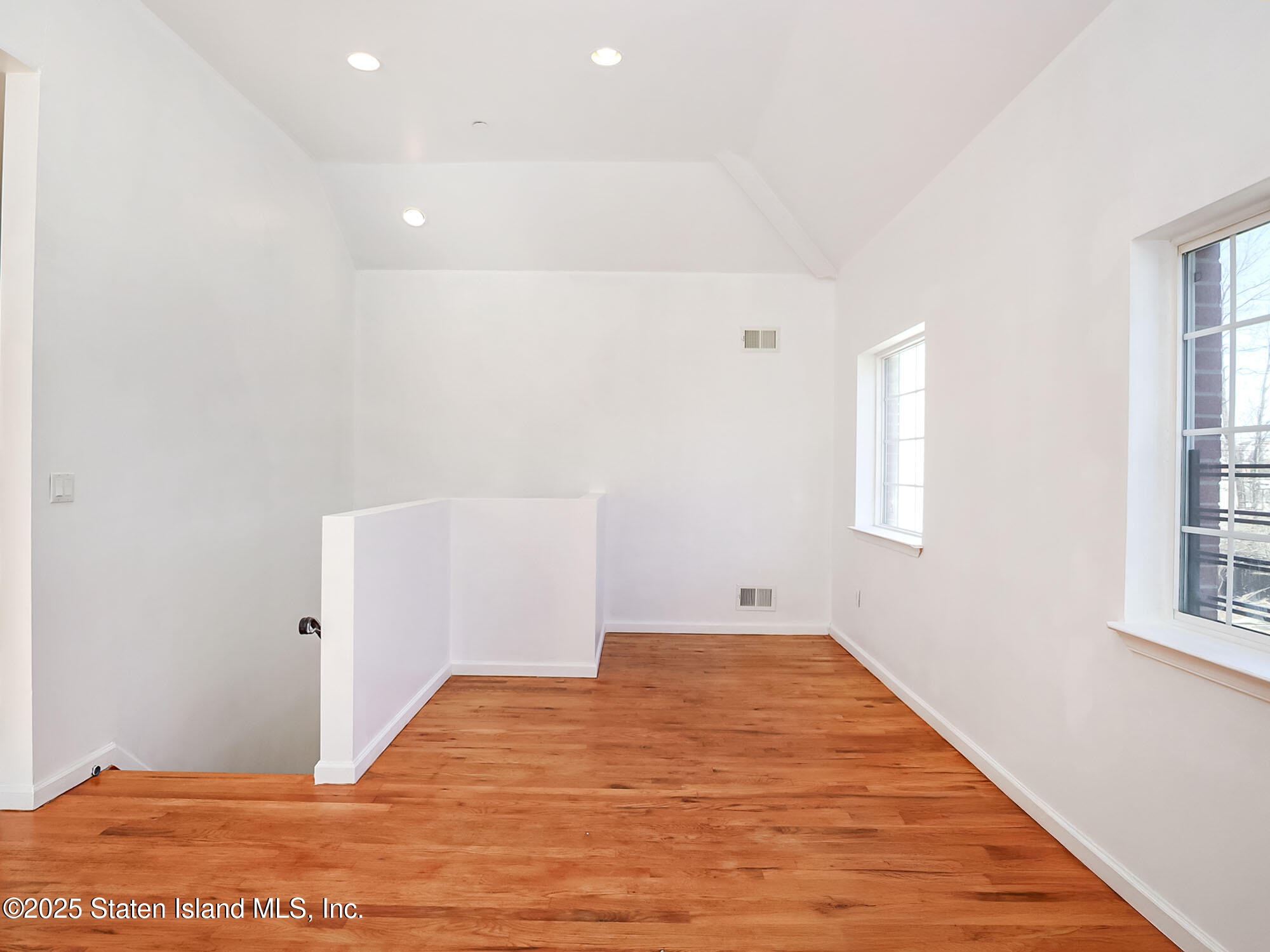 25 Stanley Avenue Image 5