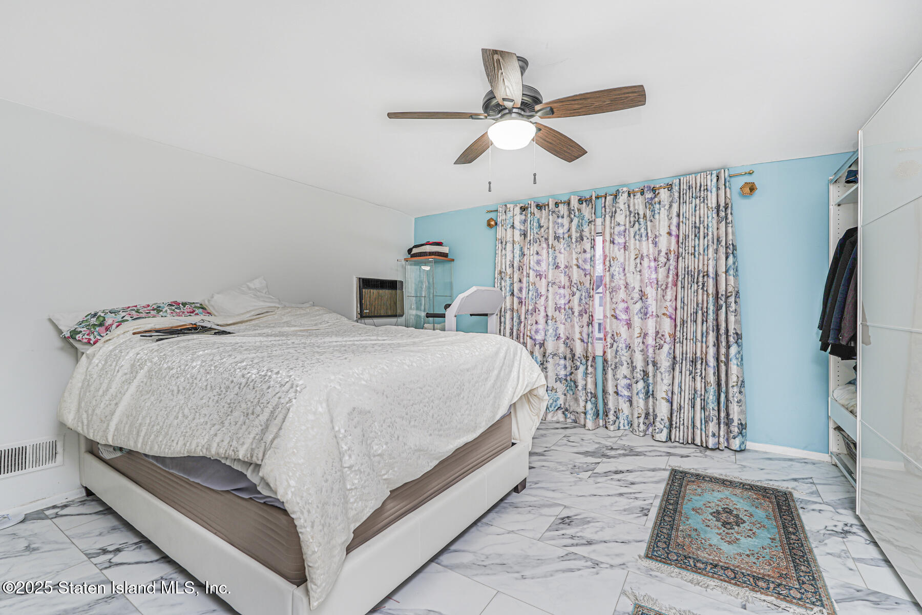 429 Travis Avenue Image 2
