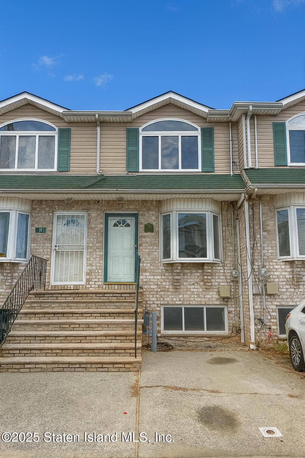 109 Lyceum Court Image 1