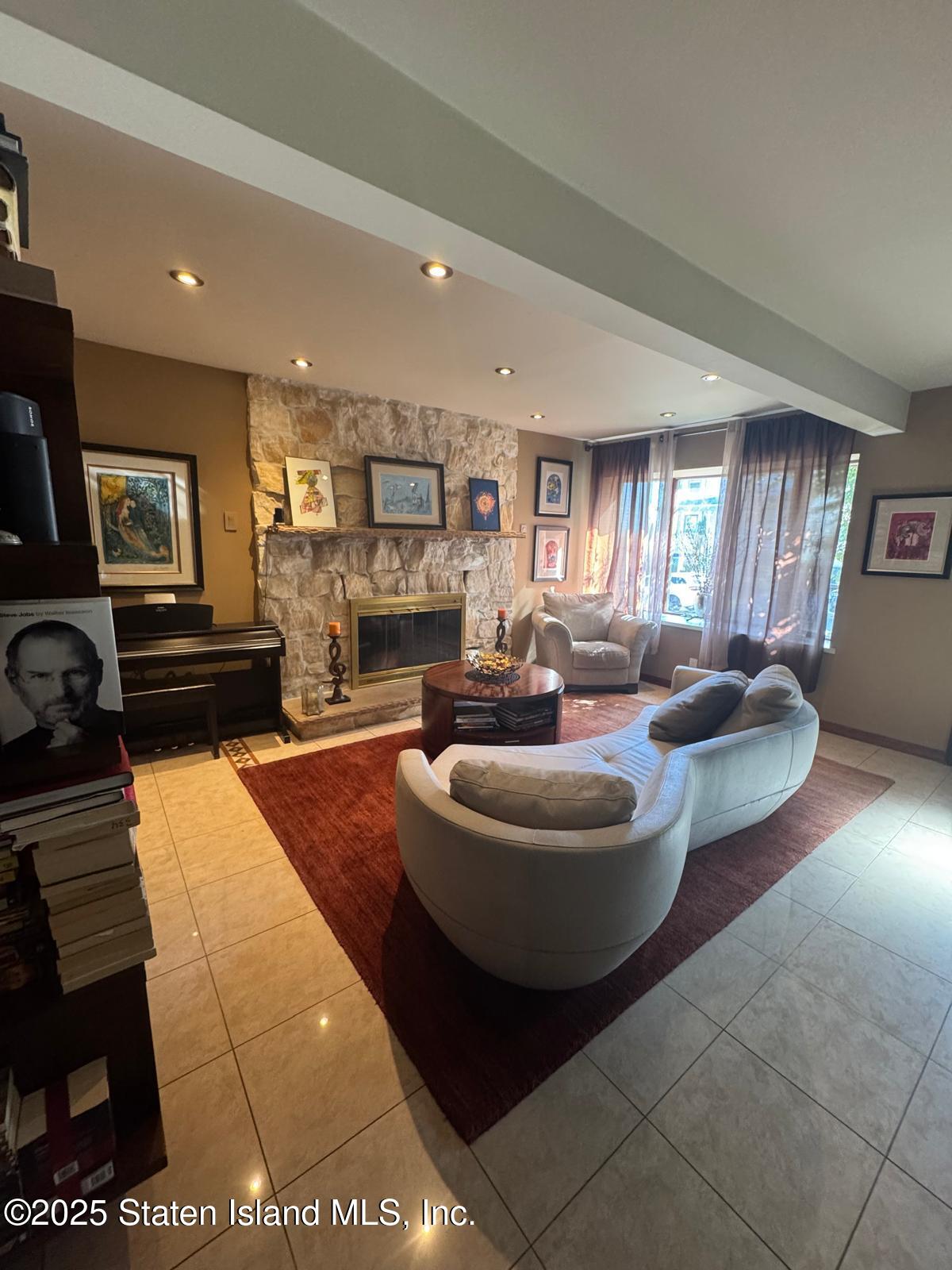47 Vista Avenue Image 3