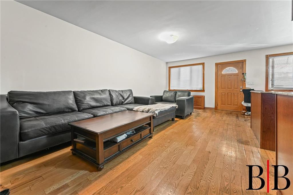 2044 East 60th Street Image 5