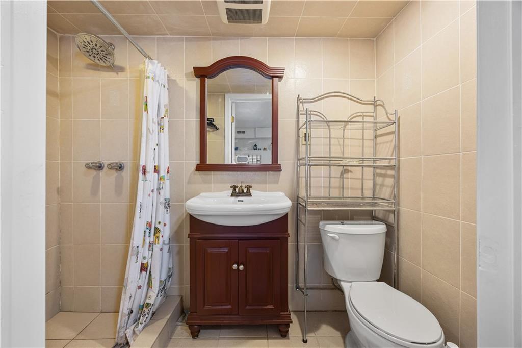 306 Hylan Boulevard, Staten  Island, New York, 10305 image 23