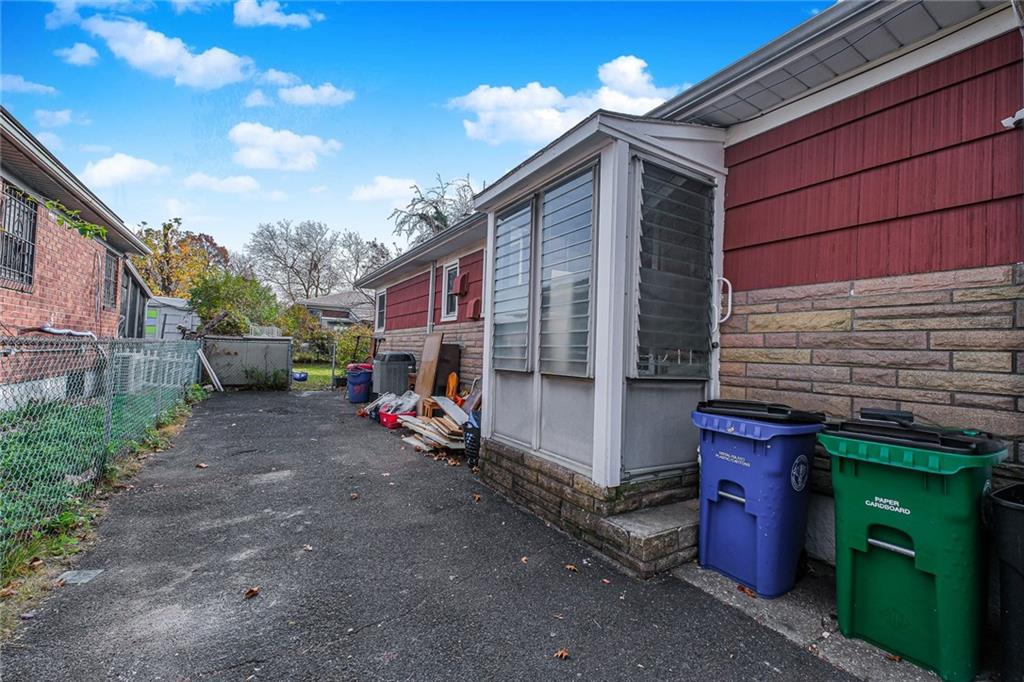 99 Park Hill Circle, Staten  Island, New York, 10304 image 32