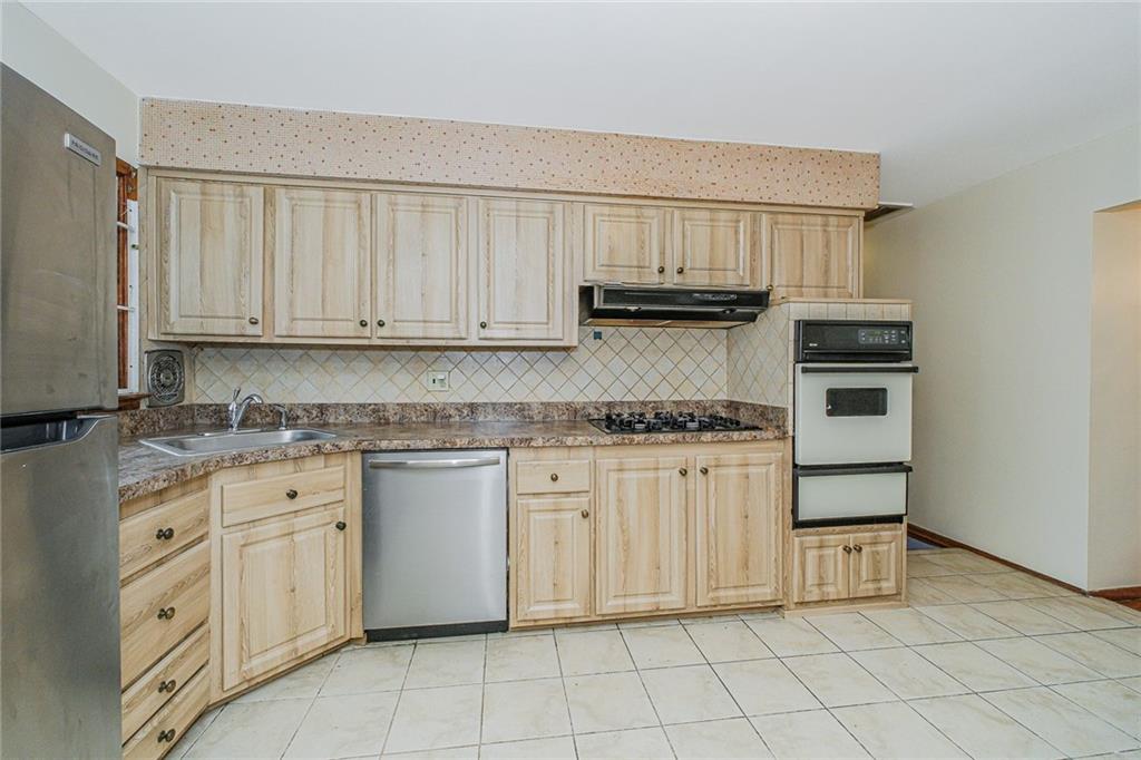 99 Park Hill Circle, Staten  Island, New York, 10304 image 8