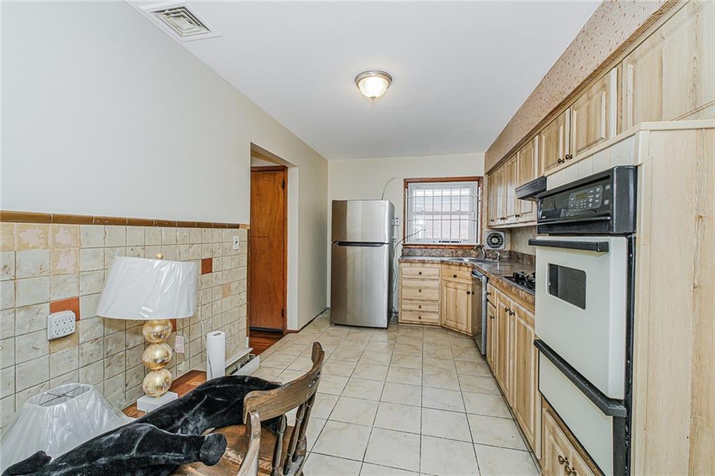 99 Park Hill Circle, Staten  Island, New York, 10304 image 10