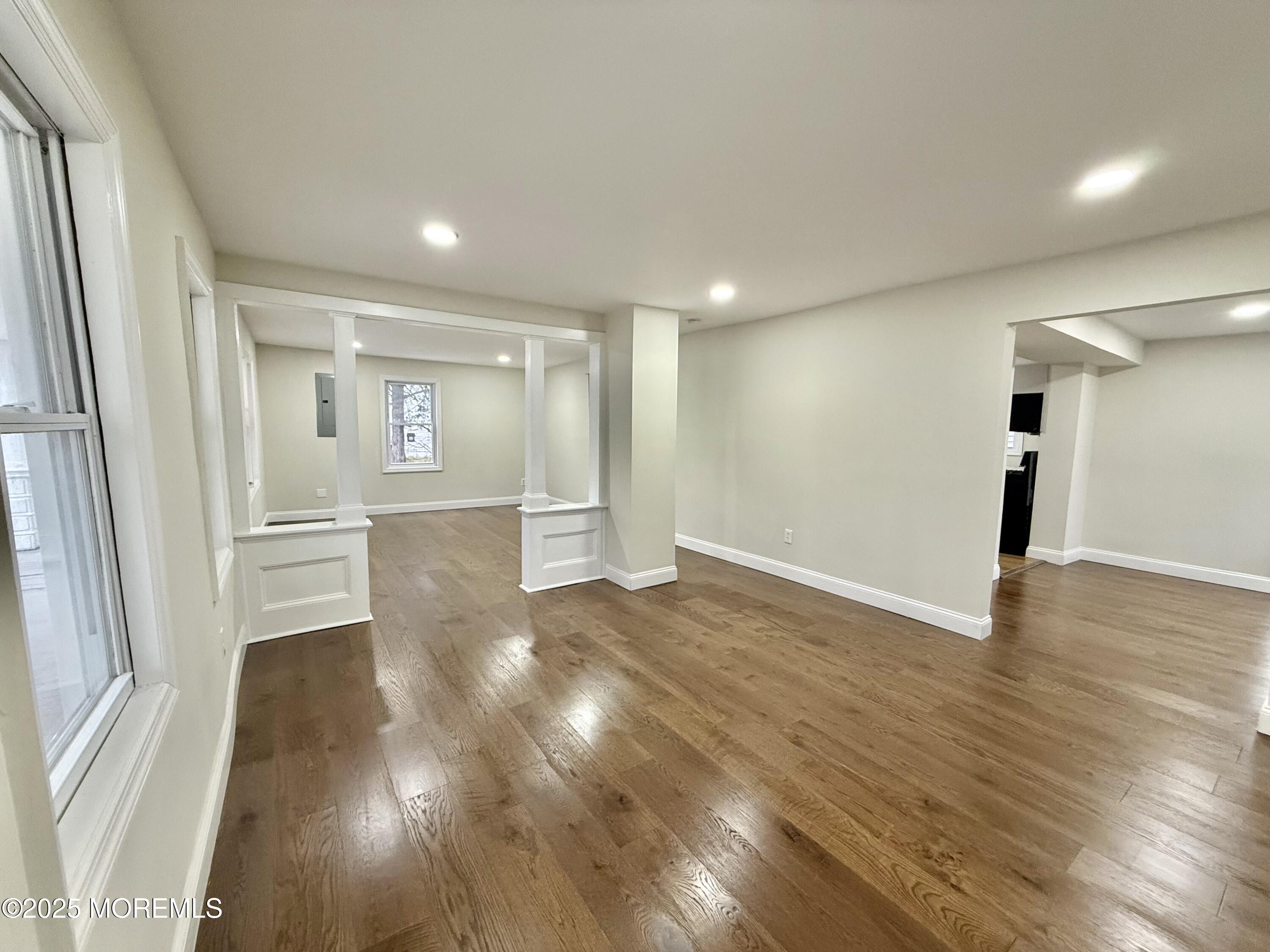 30 Maple Avenue Image 3