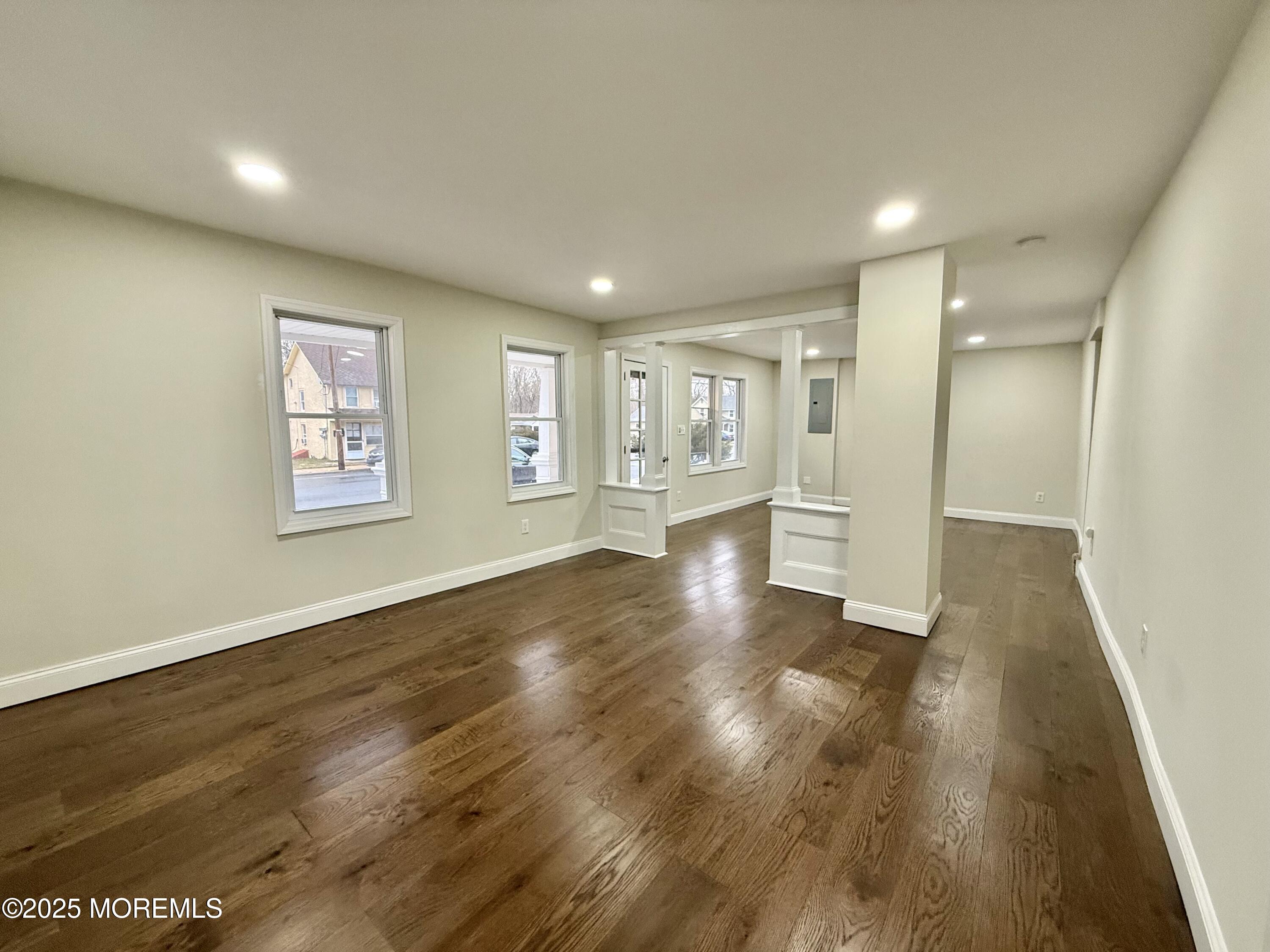 30 Maple Avenue Image 4