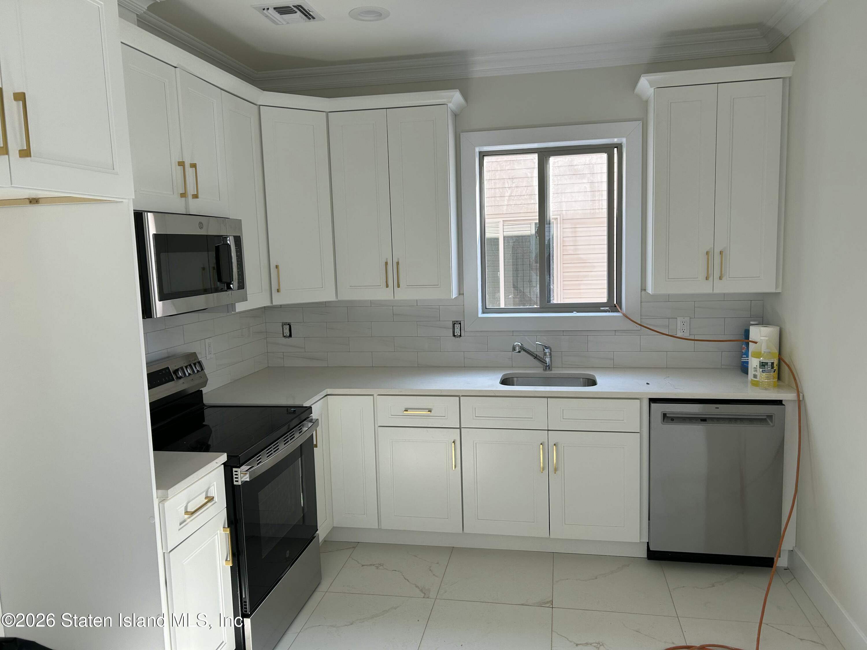 465 Stewart Avenue Image 2