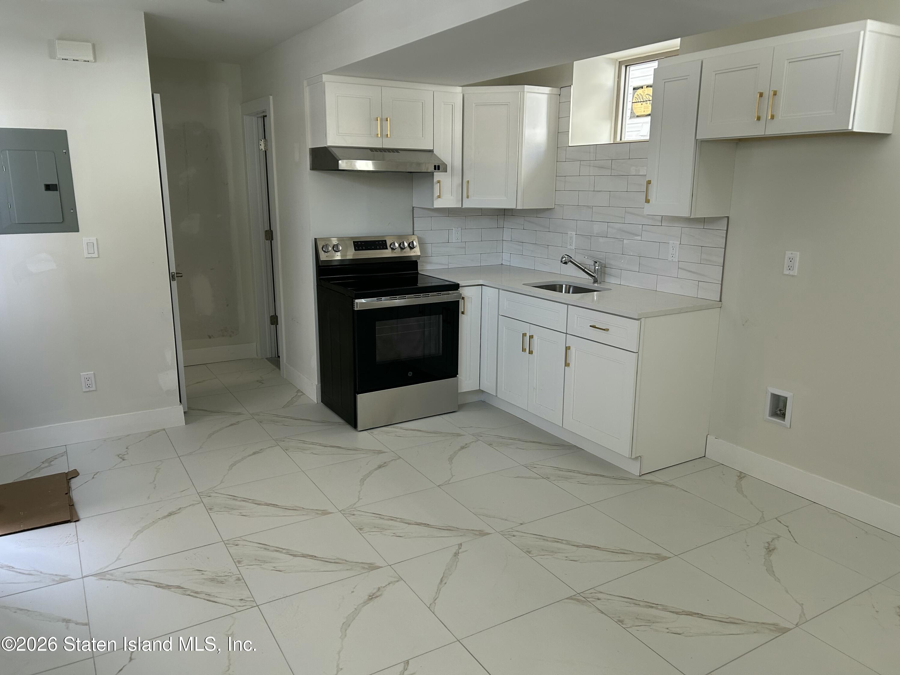 467 Stewart Ave, Staten Island, NY, 10314 image 6