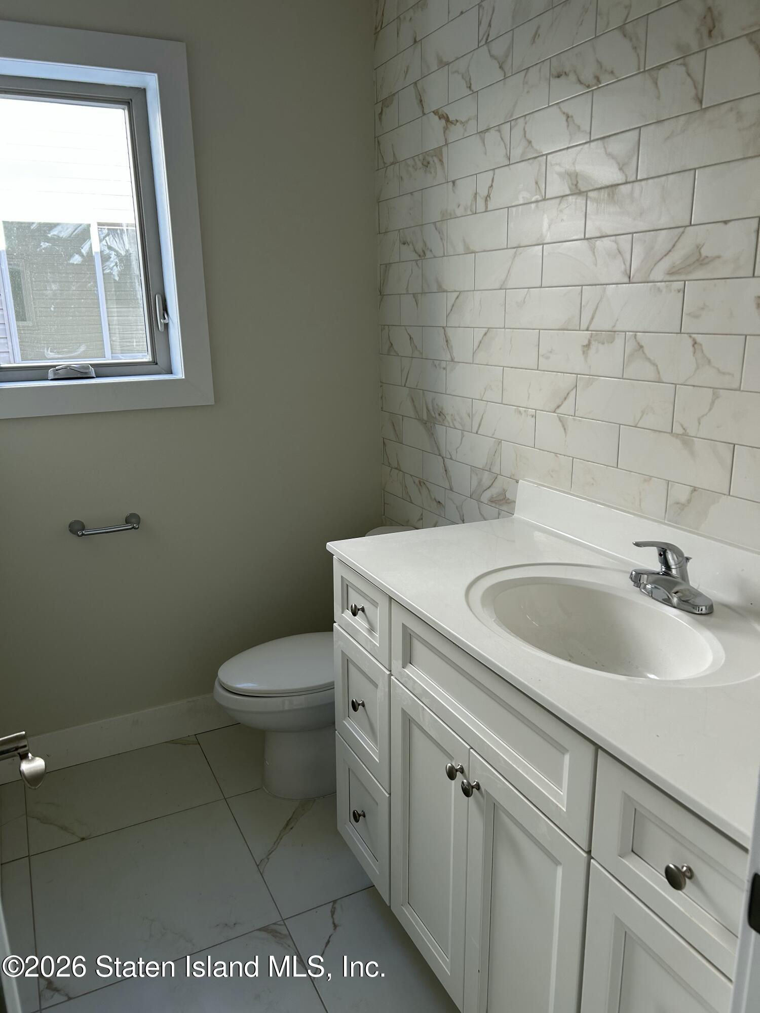 467 Stewart Ave, Staten Island, NY, 10314 image 8