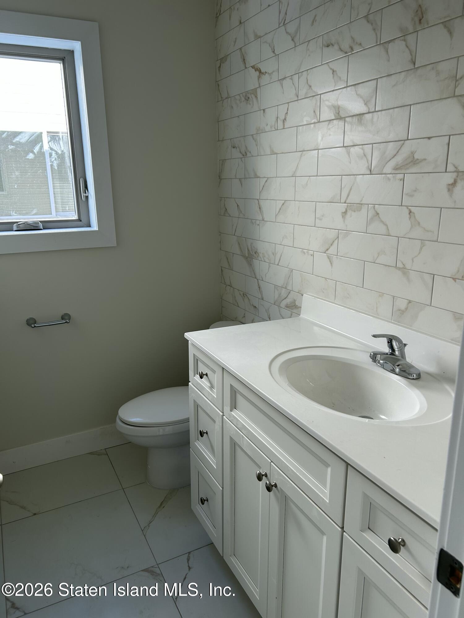 467 Stewart Ave, Staten Island, NY, 10314 image 20