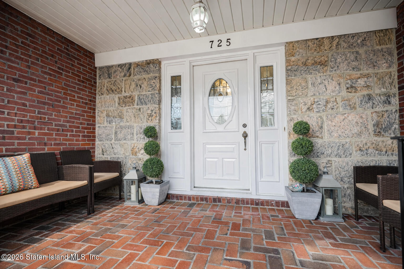 725 Davis Avenue Image 5