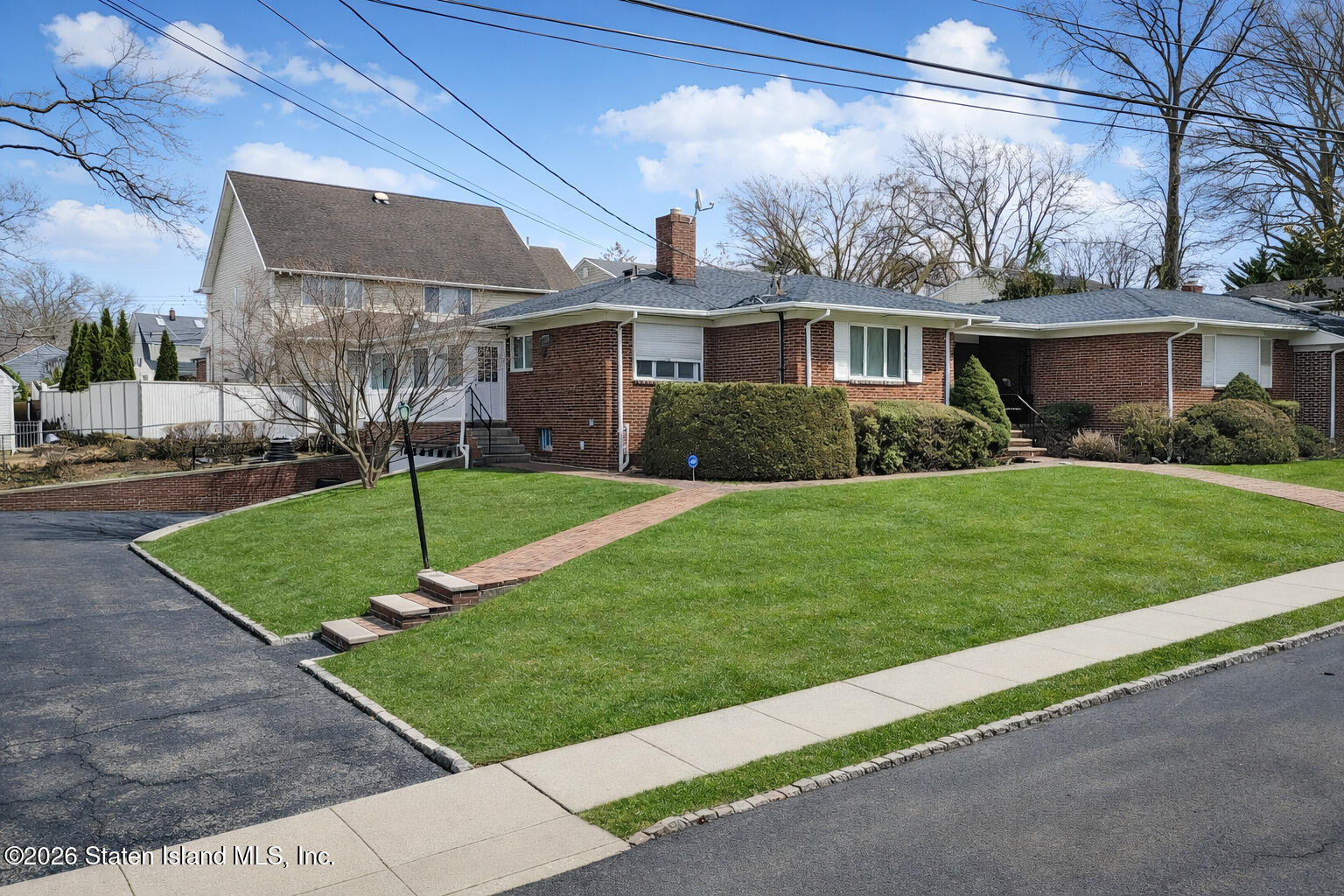 725 Davis Avenue Image 2
