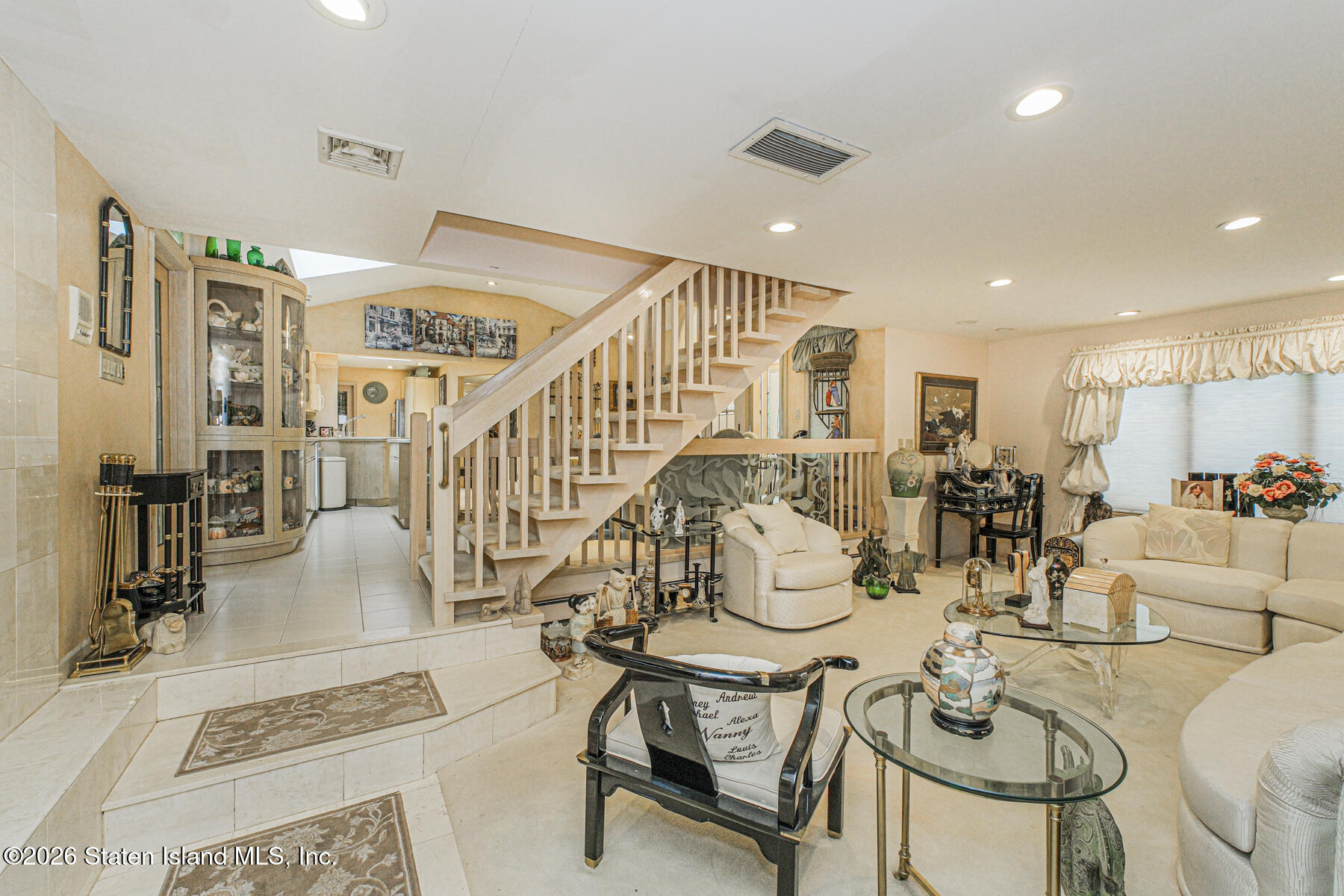 1061 Woodhull Avenue Image 1