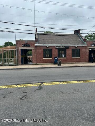 1061 Woodhull Avenue Image 2