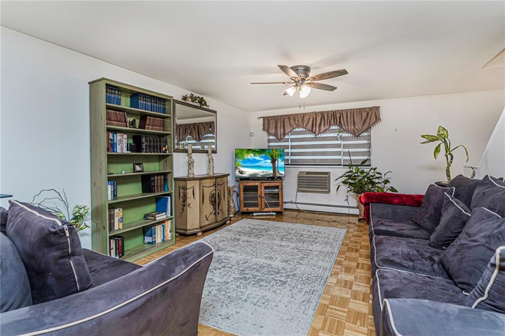 121 Clark Lane, Staten  Island, New York, 10304 image 6