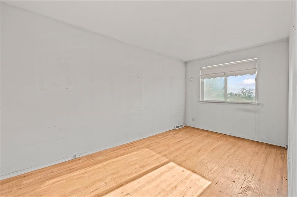 54 Narrows Road South, Brooklyn, New York, 10305 image 11