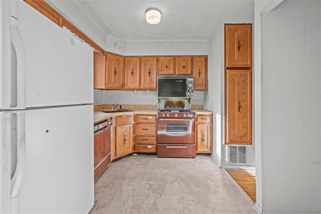 54 Narrows Road South, Brooklyn, New York, 10305 image 6