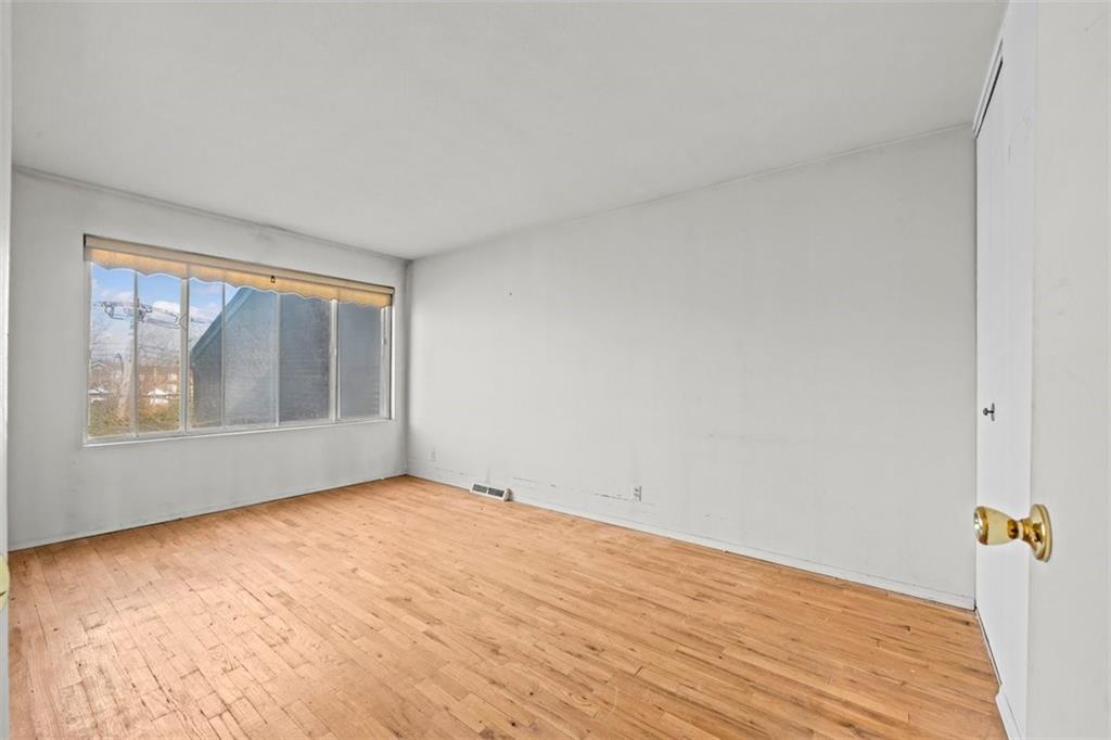 Withheld Withheld 1, Staten  Island, New York, 10305 image 10