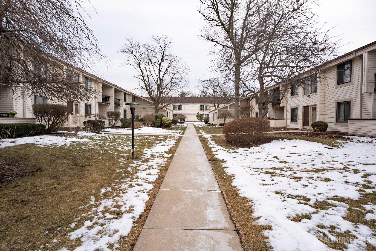 2-Z Avon Drive Image 2