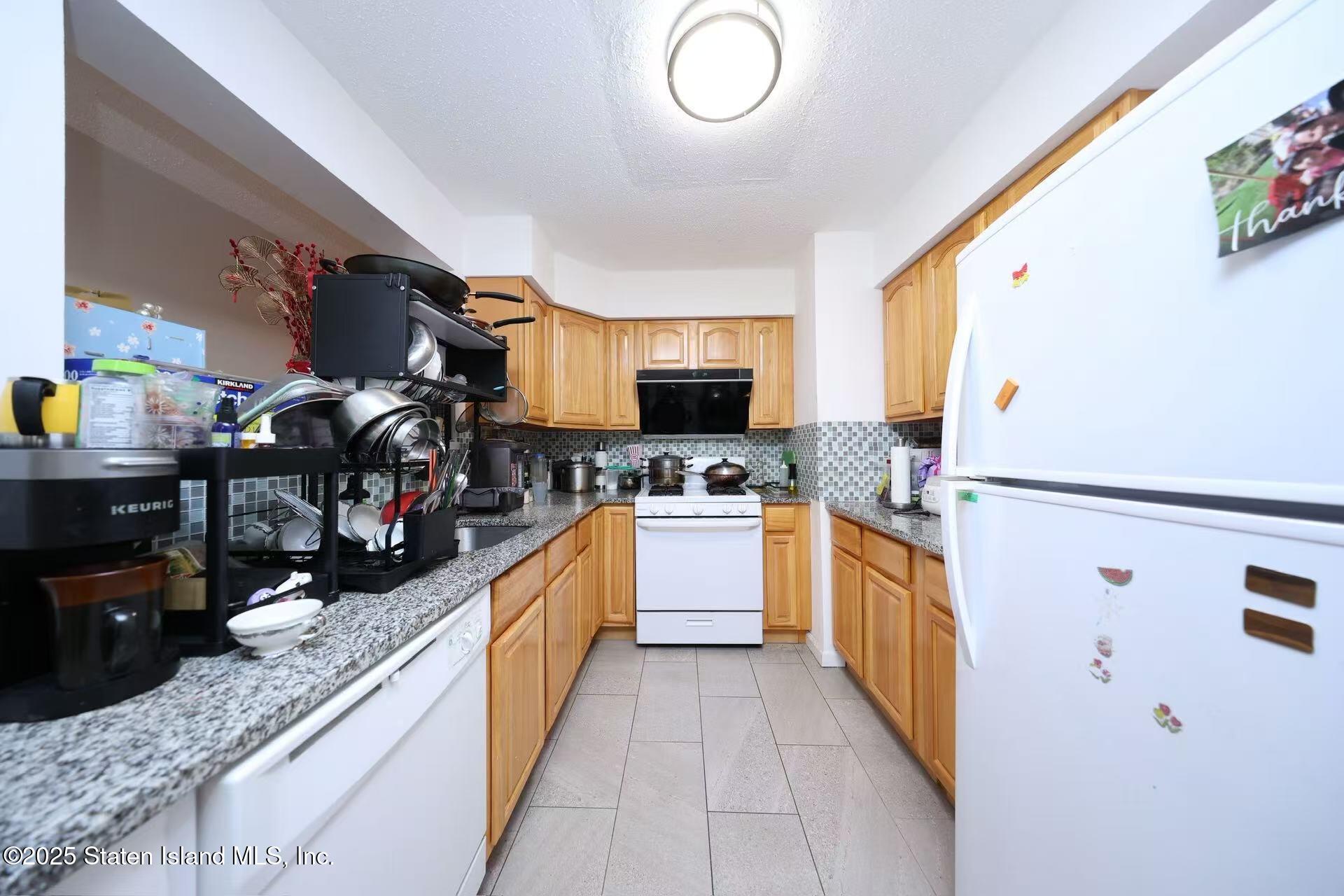 78 Emily Lane, Staten Island, NY, 10312 image 6