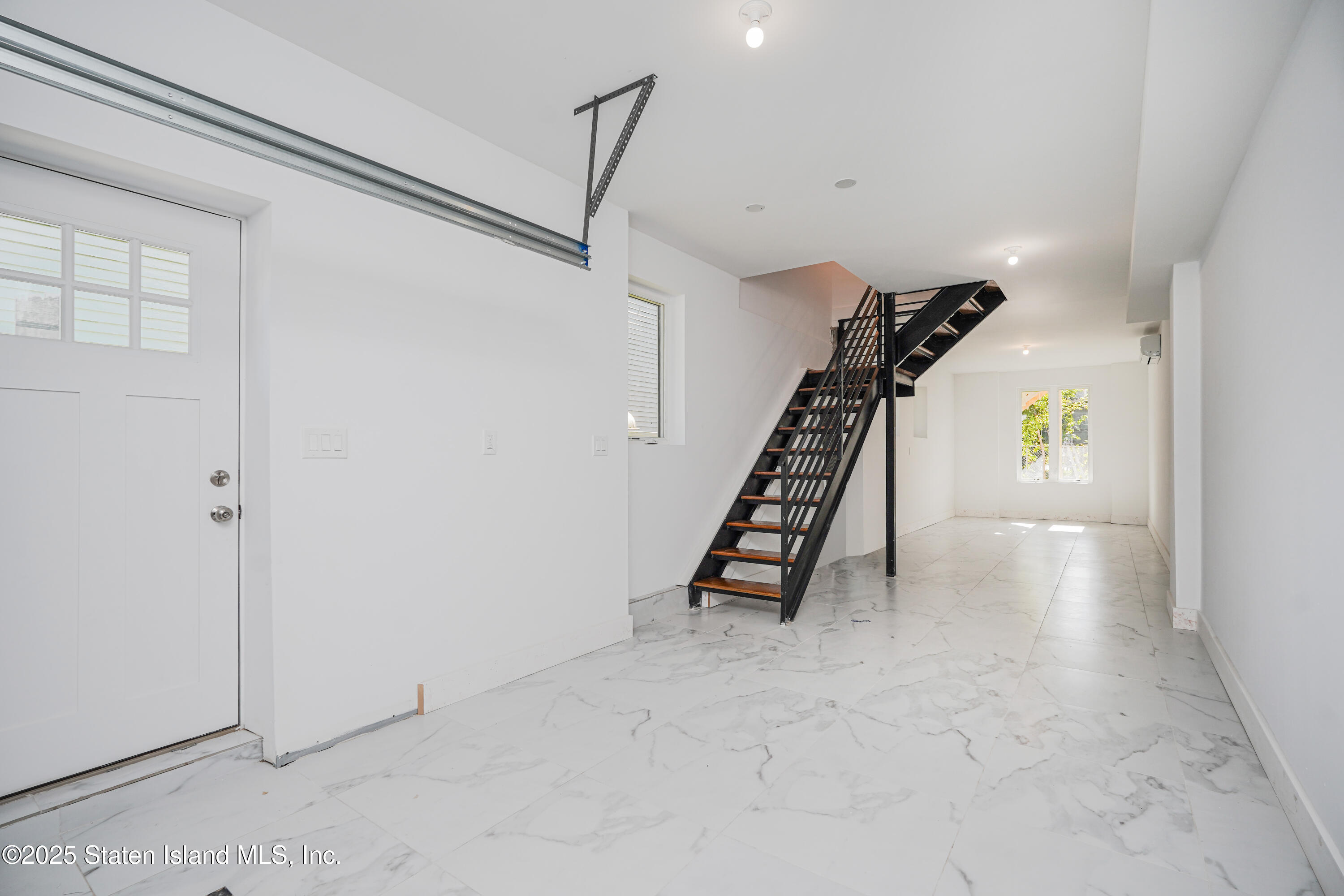 66 Hempstead Avenue Image 4