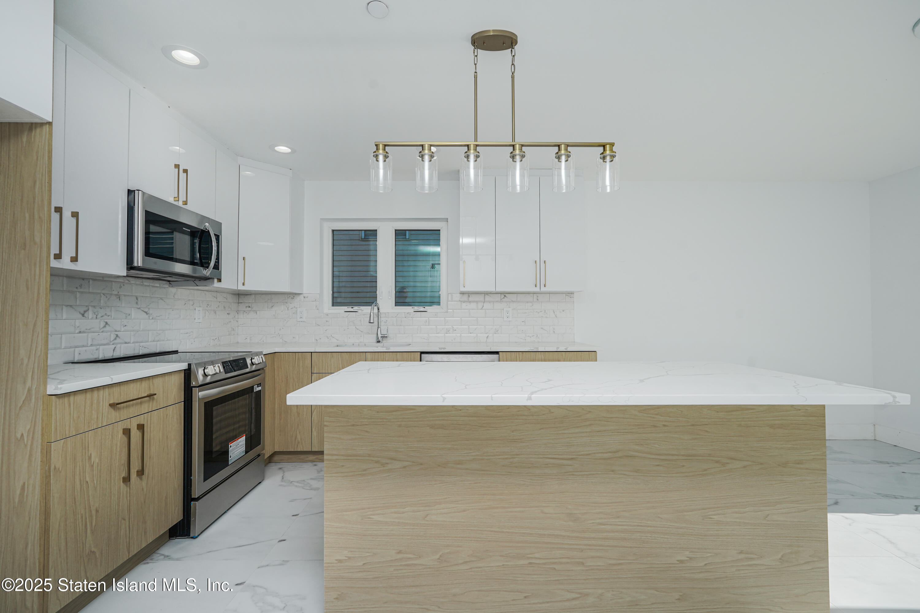 66 Hempstead Avenue Image 5