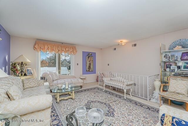 872 Edgegrove Avenue Image 4