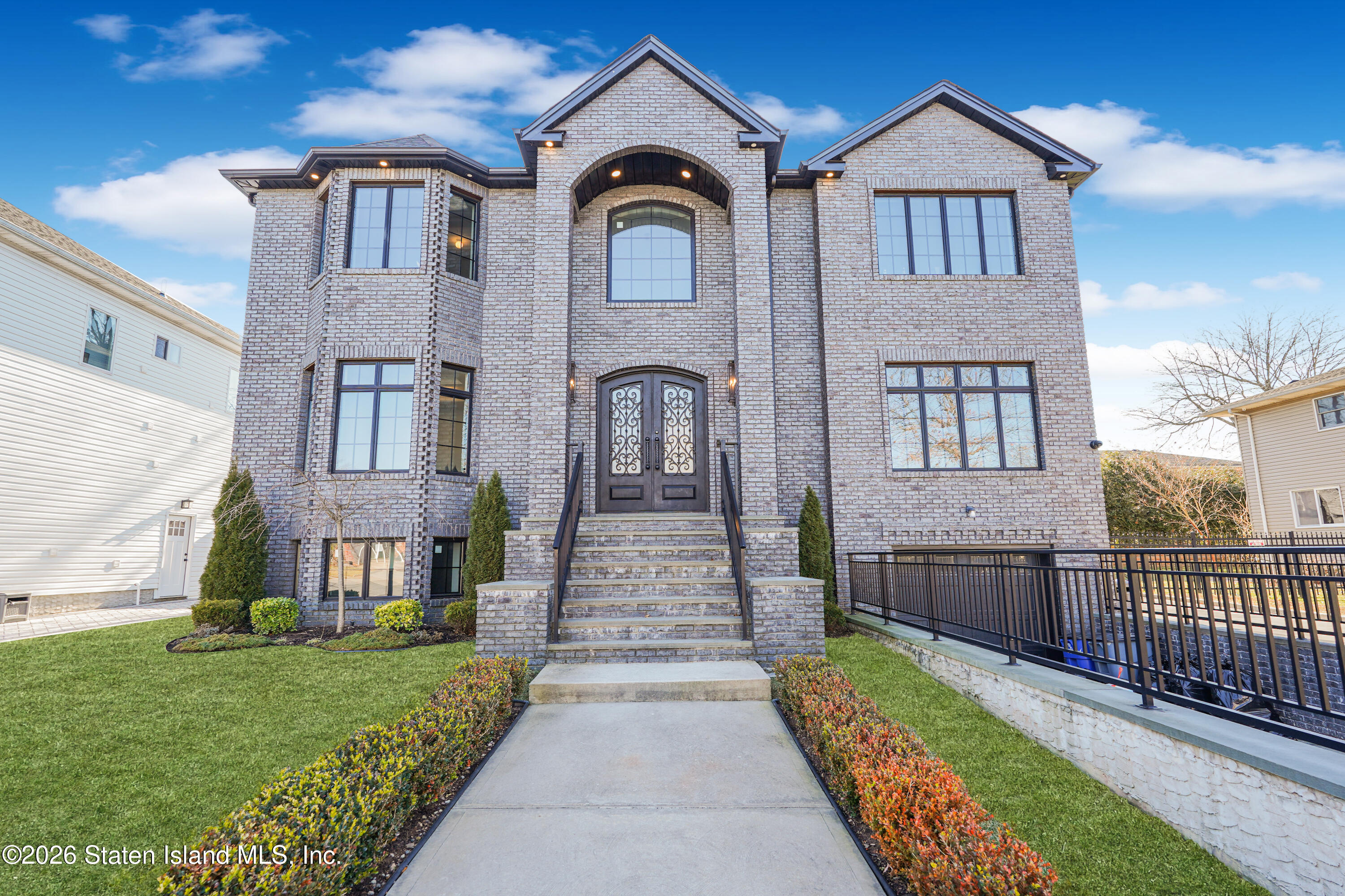 946 Edgegrove Avenue Image 5