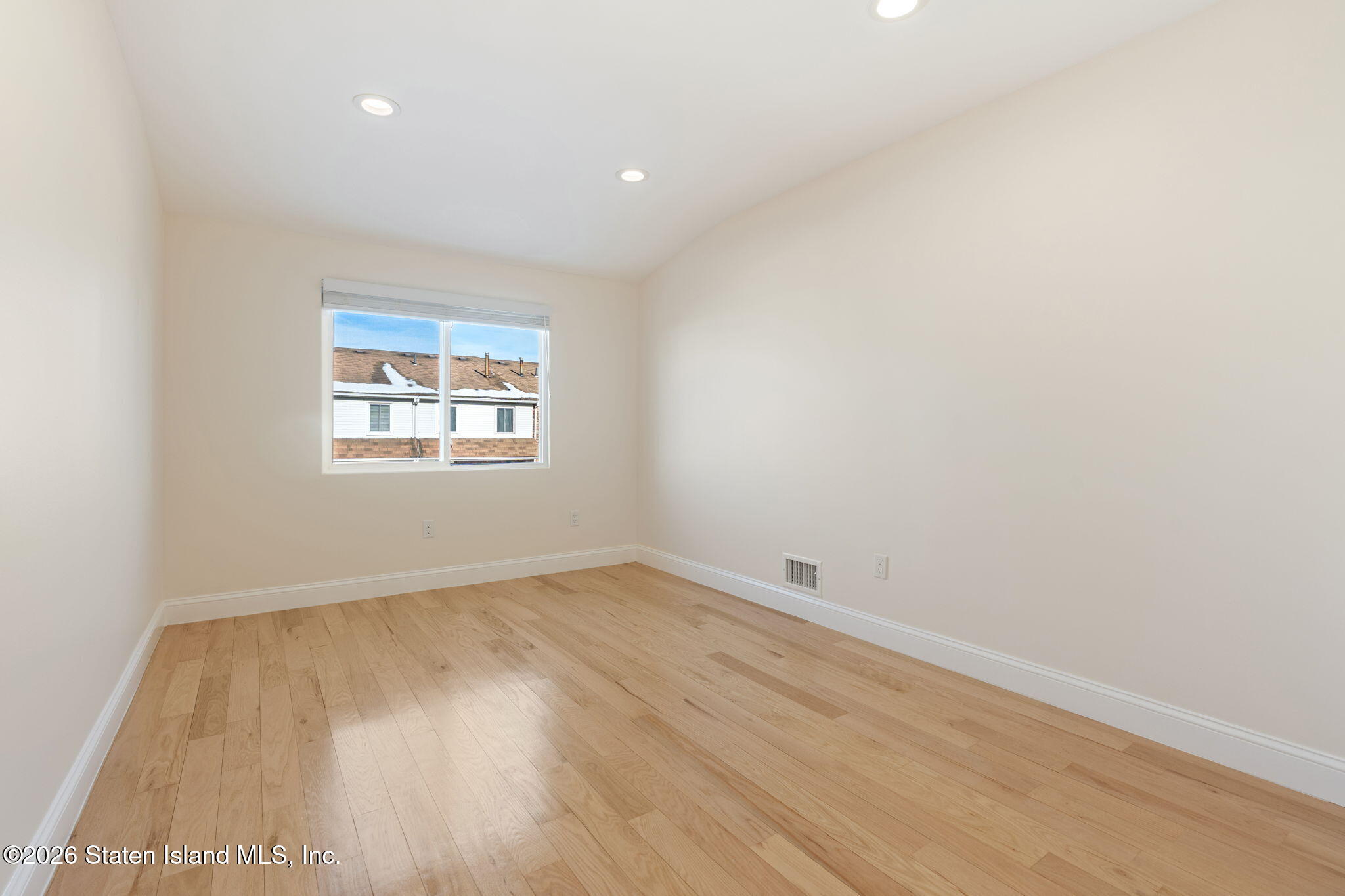 64 Country Drive, Staten Island, NY, 10314 image 24