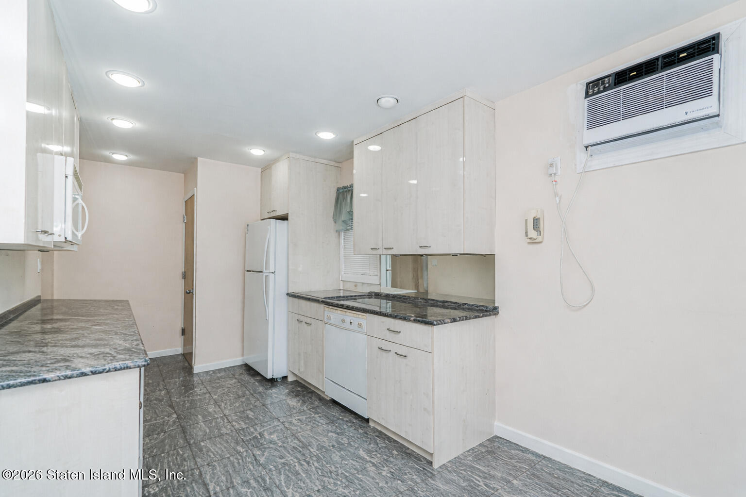 678 Bement Avenue, Staten Island, NY, 10310 image 16
