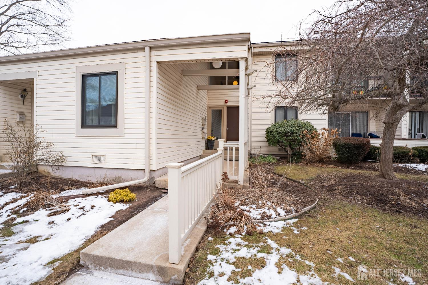 2-Z Avon Drive Image 1