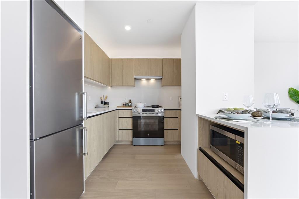1807 66th Street 7A Image 4