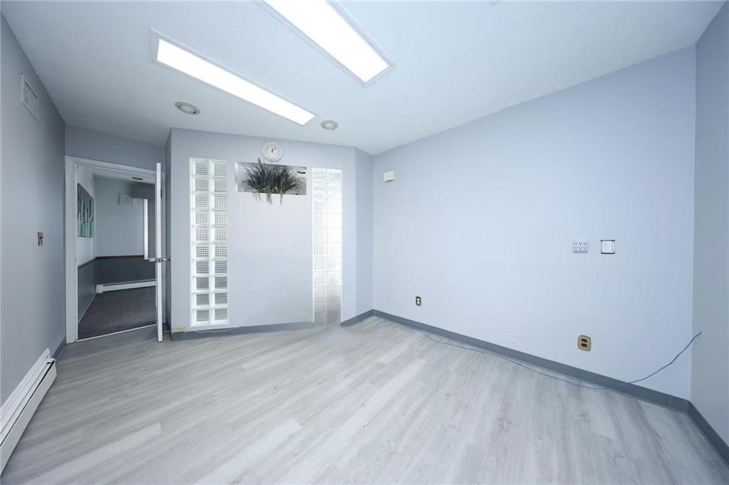 987 Hylan Boulevard, Staten  Island, New York, 10305 image 22