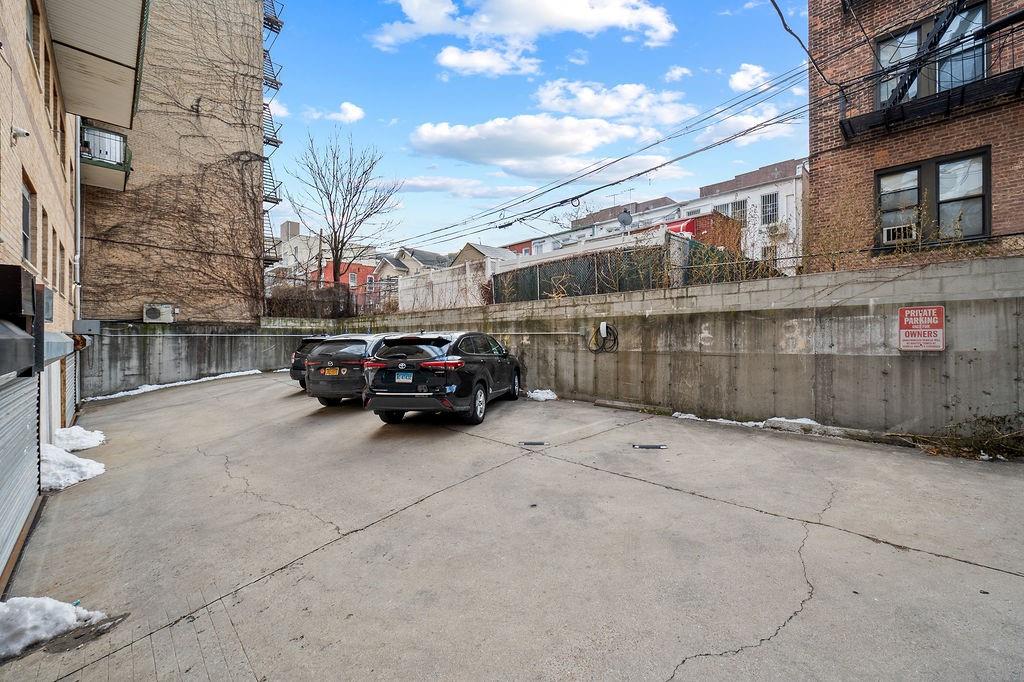 1642 West 9th Street 3B Image 3