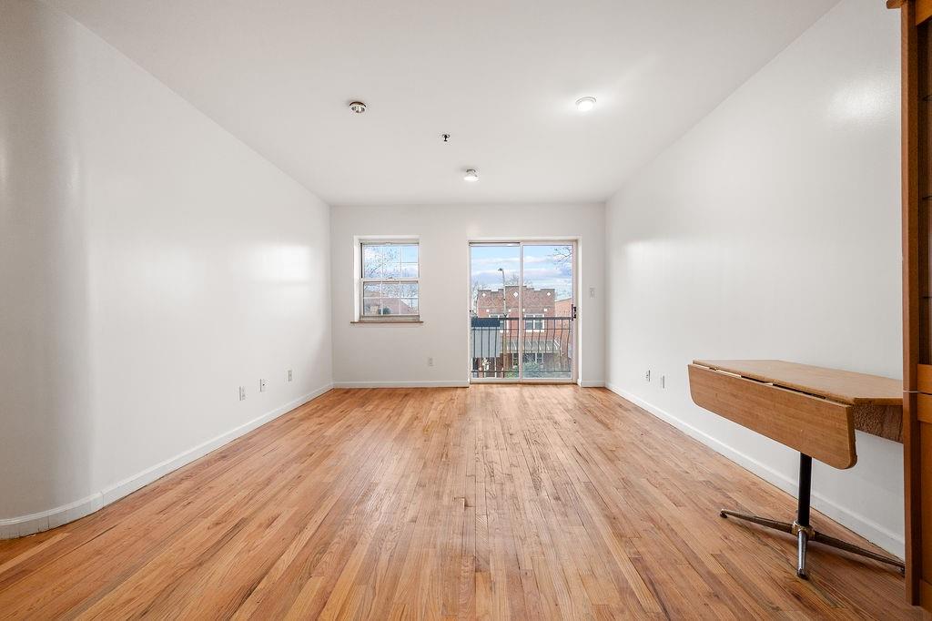 1642 West 9th Street 3B Image 5