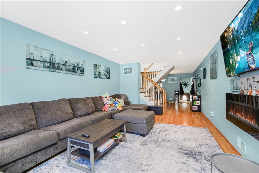 66 Daffodil Court, Staten  Island, New York, 10312 image 14