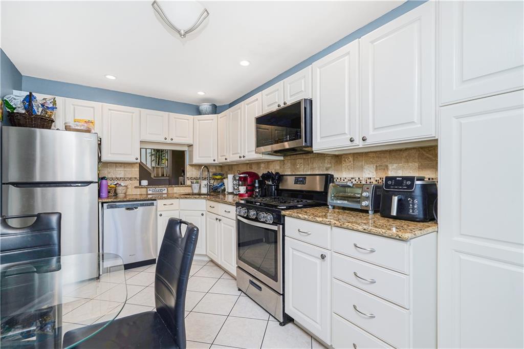 66 Daffodil Court, Staten  Island, New York, 10312 image 20
