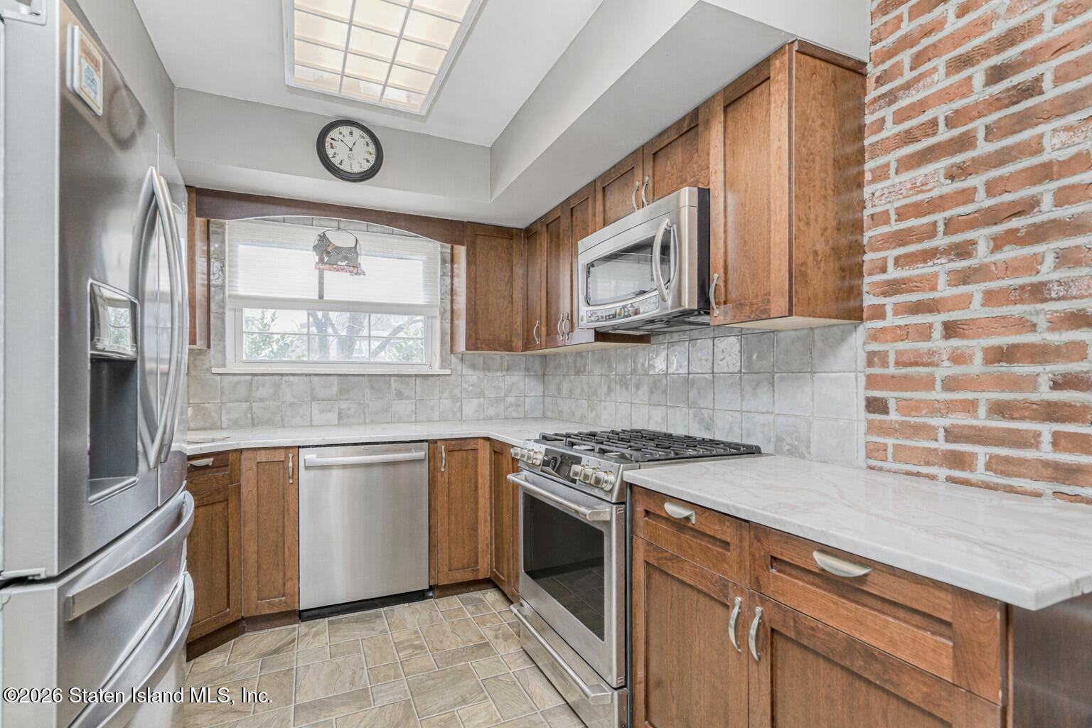 367 Gurley Avenue Image 4