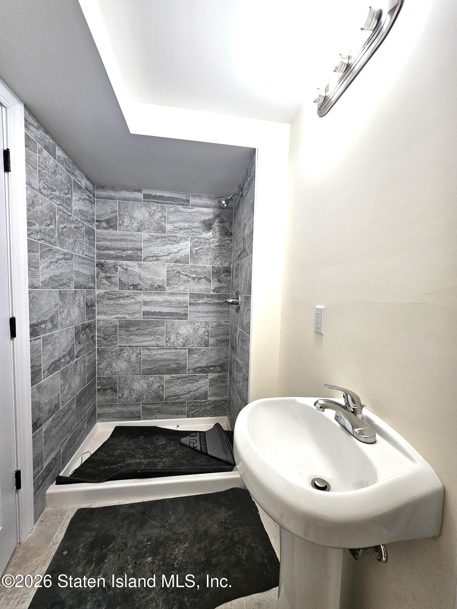 329 Pulaski Avenue, Staten Island, NY, 10303 image 16