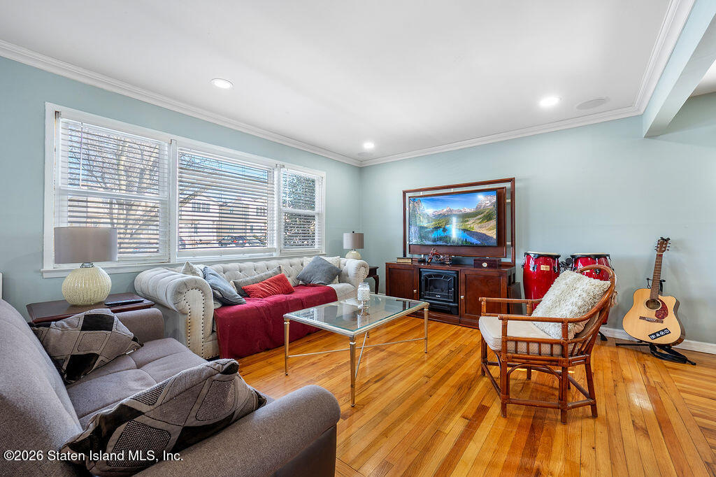 306 Buel Avenue, Staten Island, NY, 10305 image 10