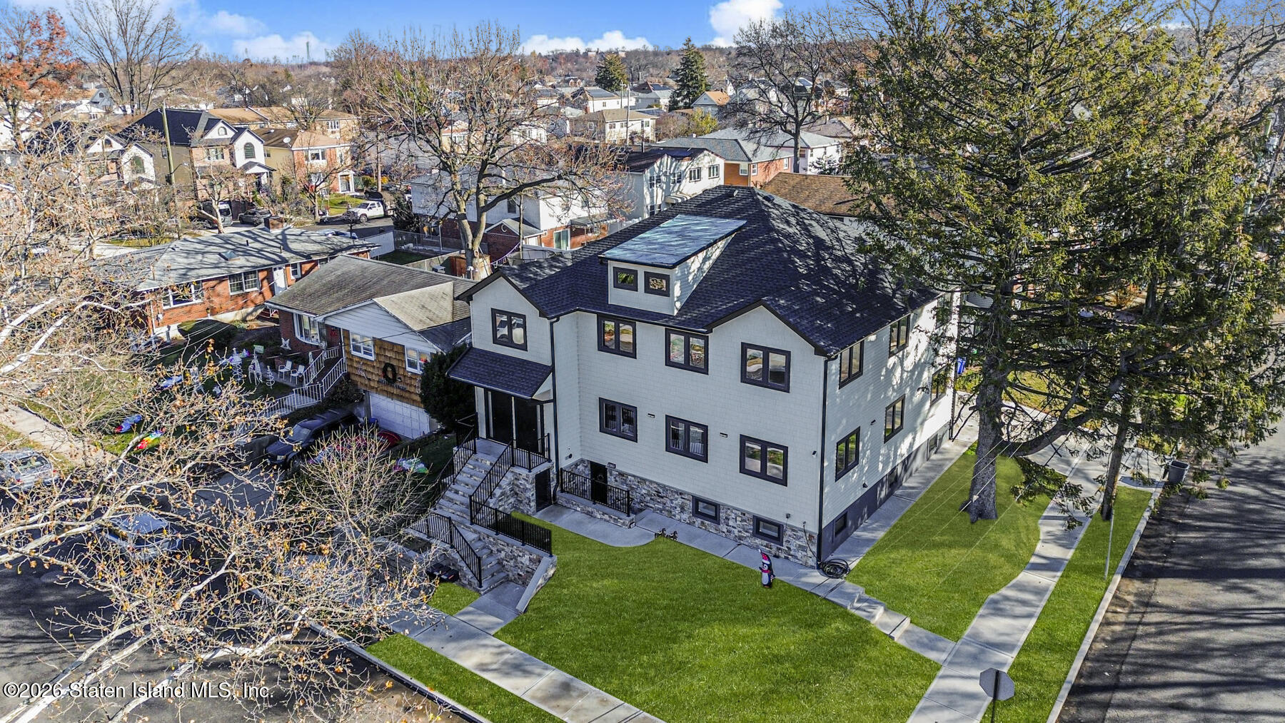 205 Hawthorne Avenue Image 3