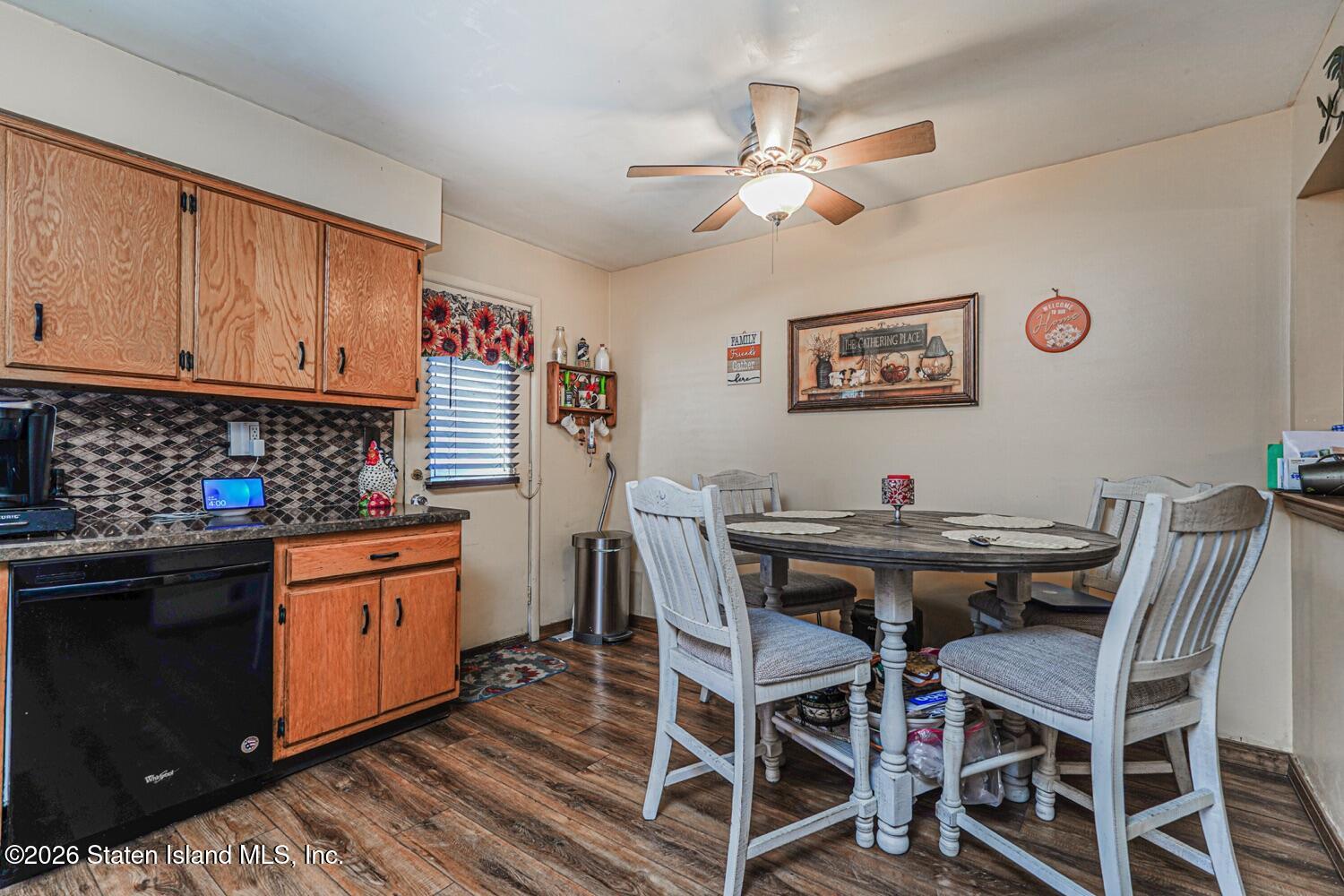 233 Carlyle Green, Staten Island, NY, 10312 image 6