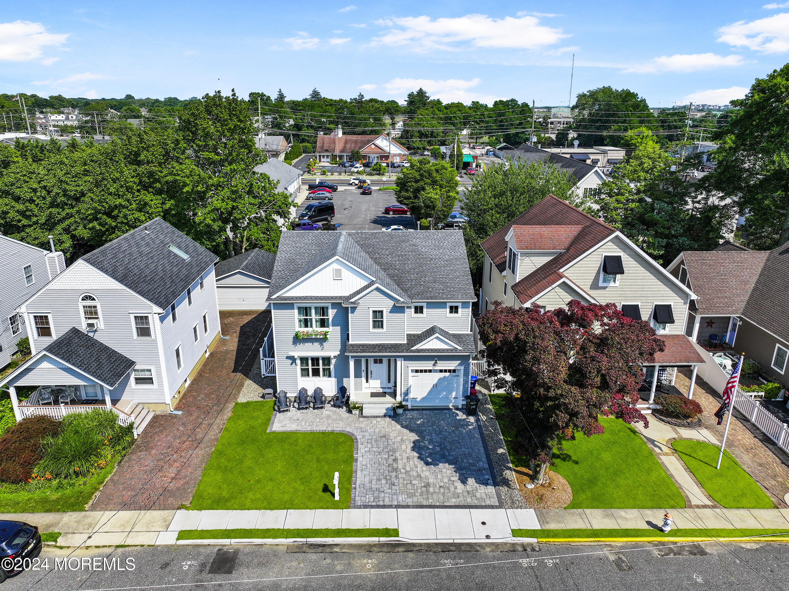 140 Curtis Place Image 3