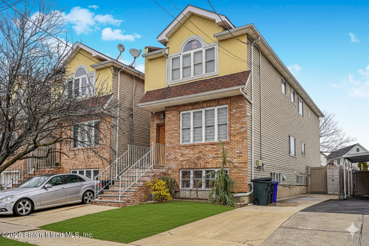 49 Llewellyn Place Image 1