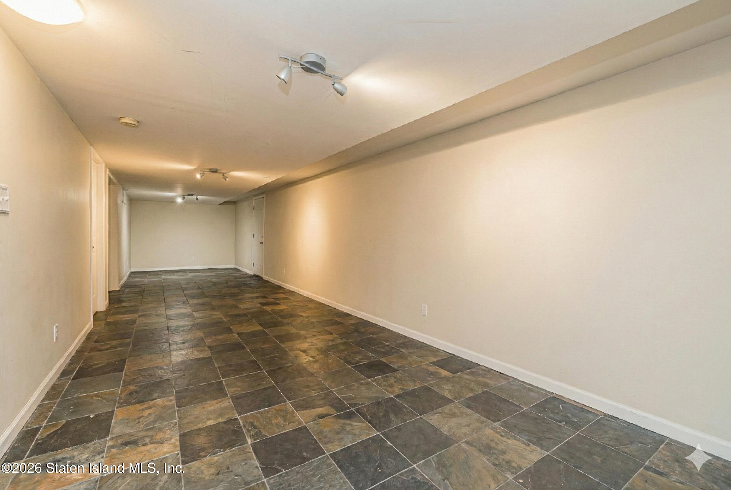49 Llewellyn Place, Staten Island, NY, 10310 image 23