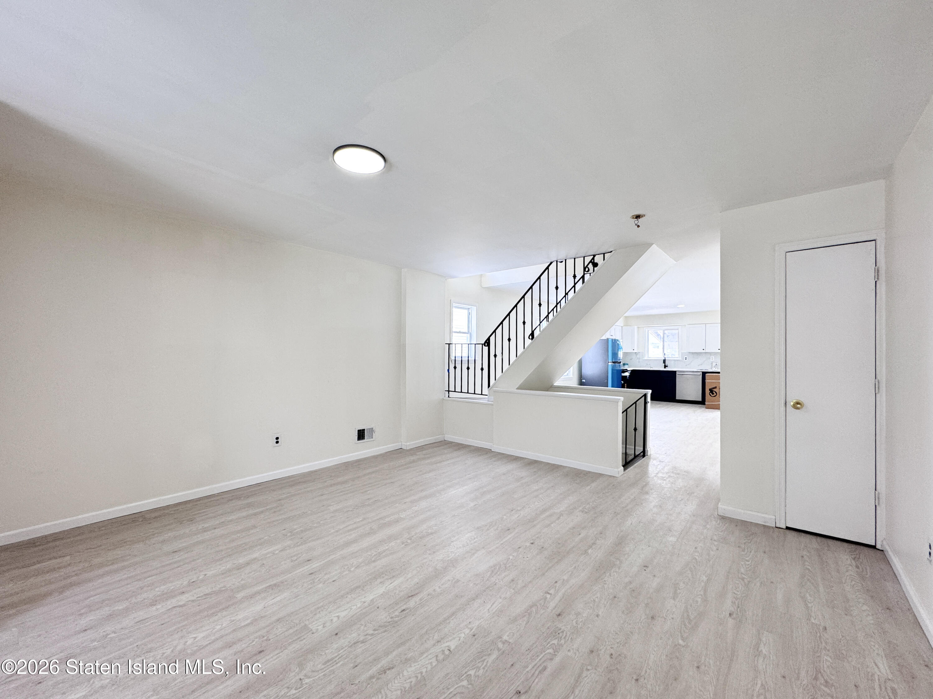 264 Lander Avenue Image 3