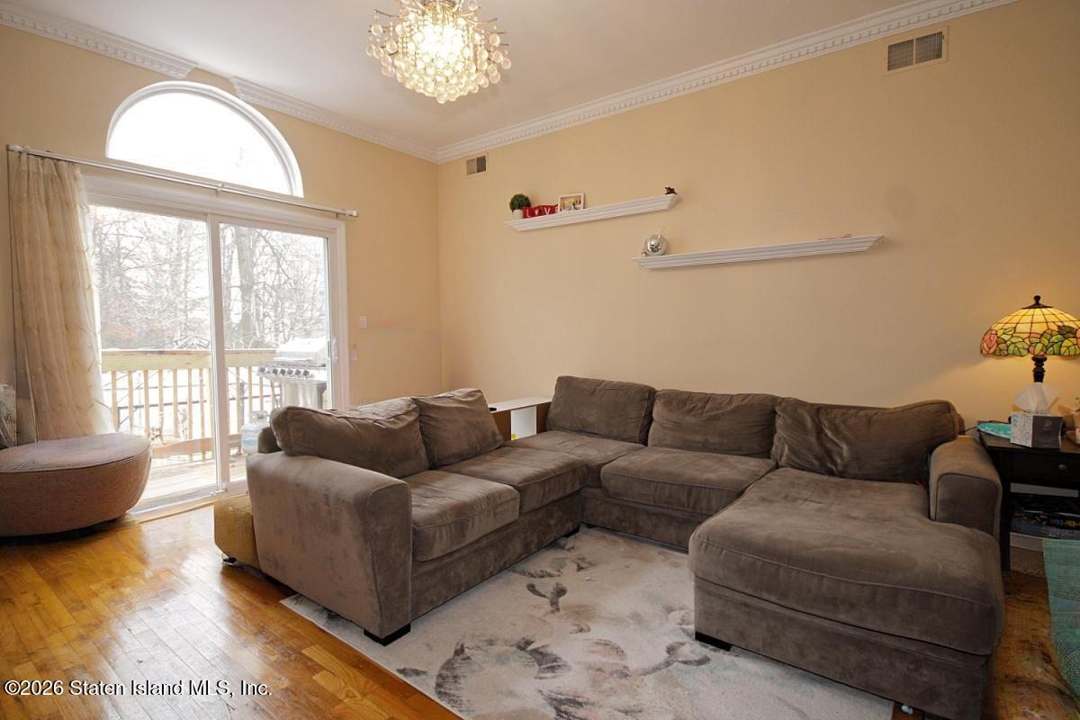 45 Woodcutters Lane Image 3