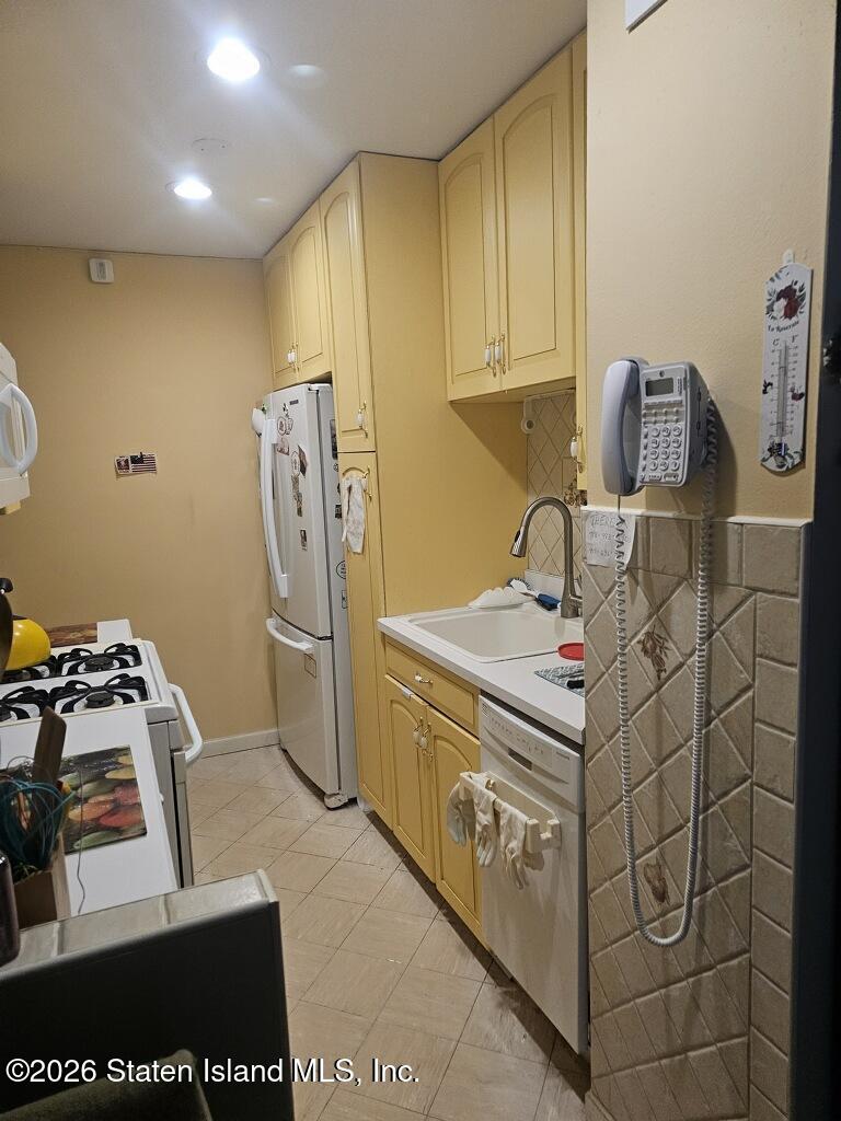 1100 Clove Rd 5g Image 5